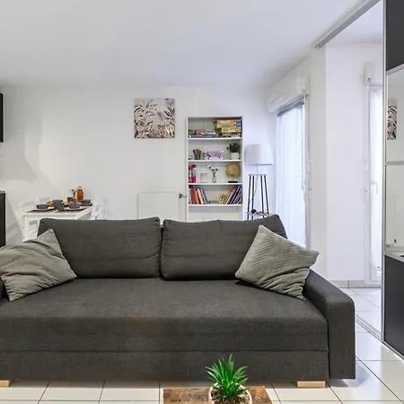 Gorgeous In With Kitchen 아파트